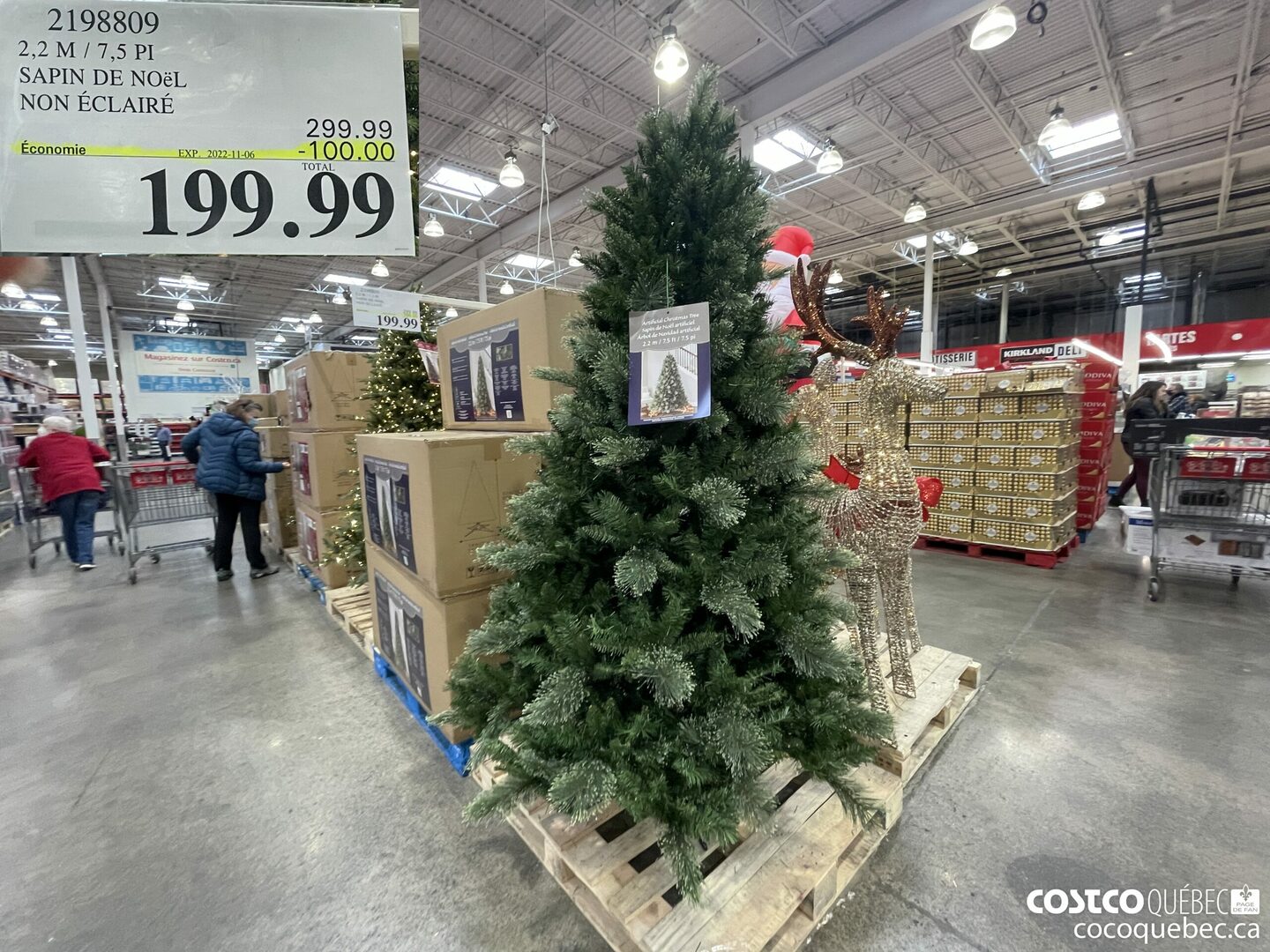 2198809 2,2 M/7.5 PI SAPIN DE NOéL NON ECLAIRE  ($100.00 INSTANT SAVINGS EXPIRES ON 2022-11-06) $199.99