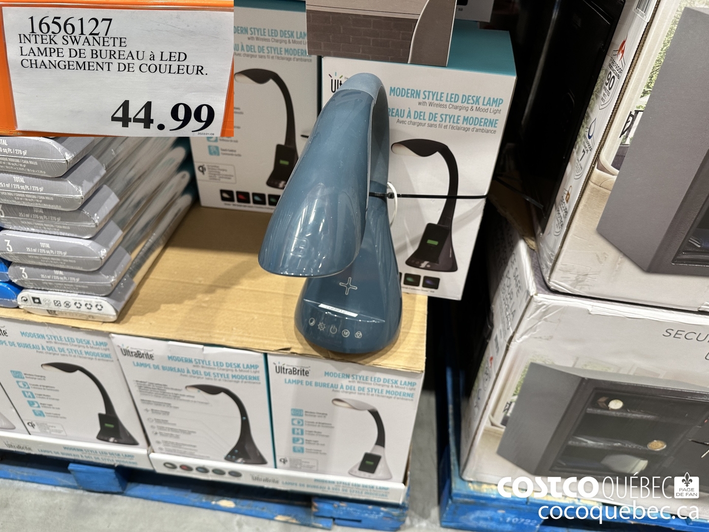 1656127 INTEK SWANETE LAMPE DE BUREAU a LED CHANGEMENT DE COULEUR $44.99