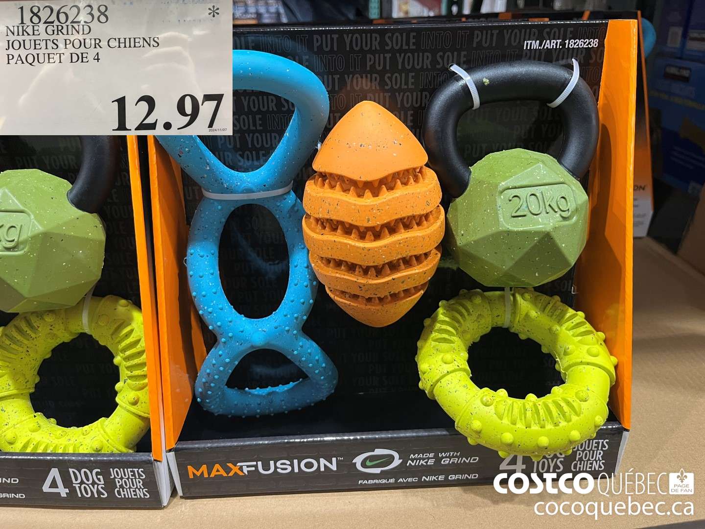 1826238 NIKE GRIND JOUETS POUR CHIENS PAQUET DE 4  $12.97