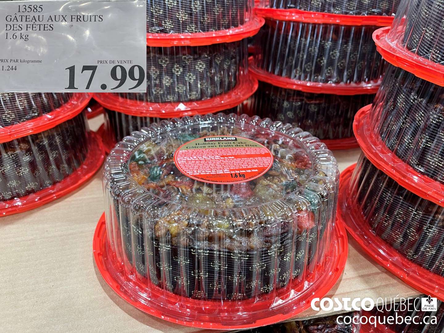 13585 GATEAU AUX FRUITS DES FETES 1.6 kg $17.99
