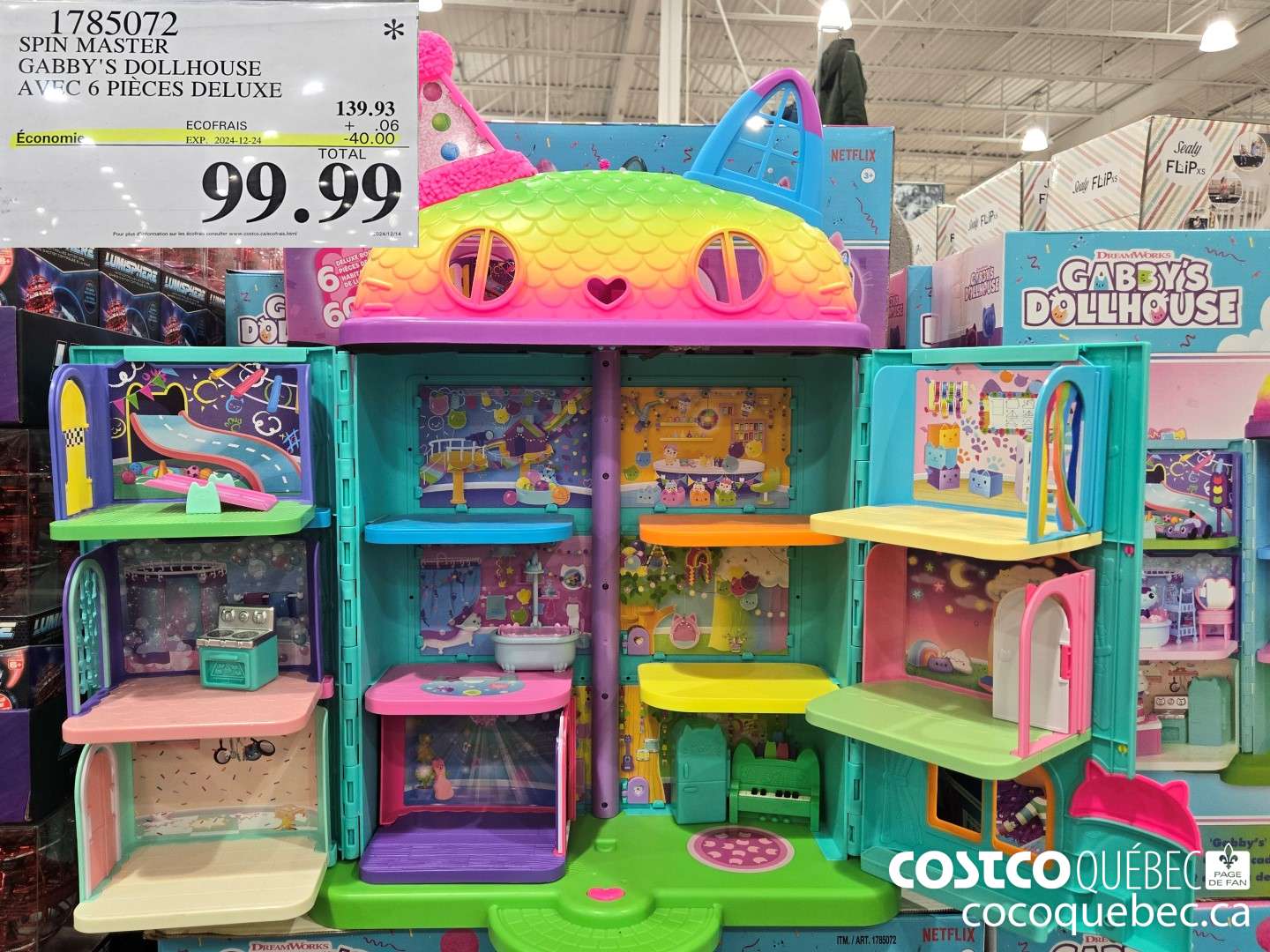 1785072 SPIN MASTER GABBY 3 DOLLHOUSE AVEC 6 PIECES DELUXE  ($40.00 INSTANT SAVINGS EXPIRES ON 2024-12-24) $99.99