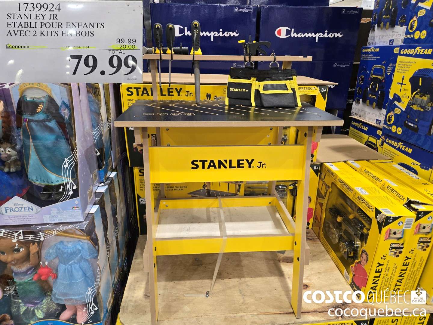 1739924 STANLEY JR ETABLI POUR ENFANTS AVEC 2 KITS EN BOIS  ($20.00 INSTANT SAVINGS EXPIRES ON 2024-12-24) $79.99