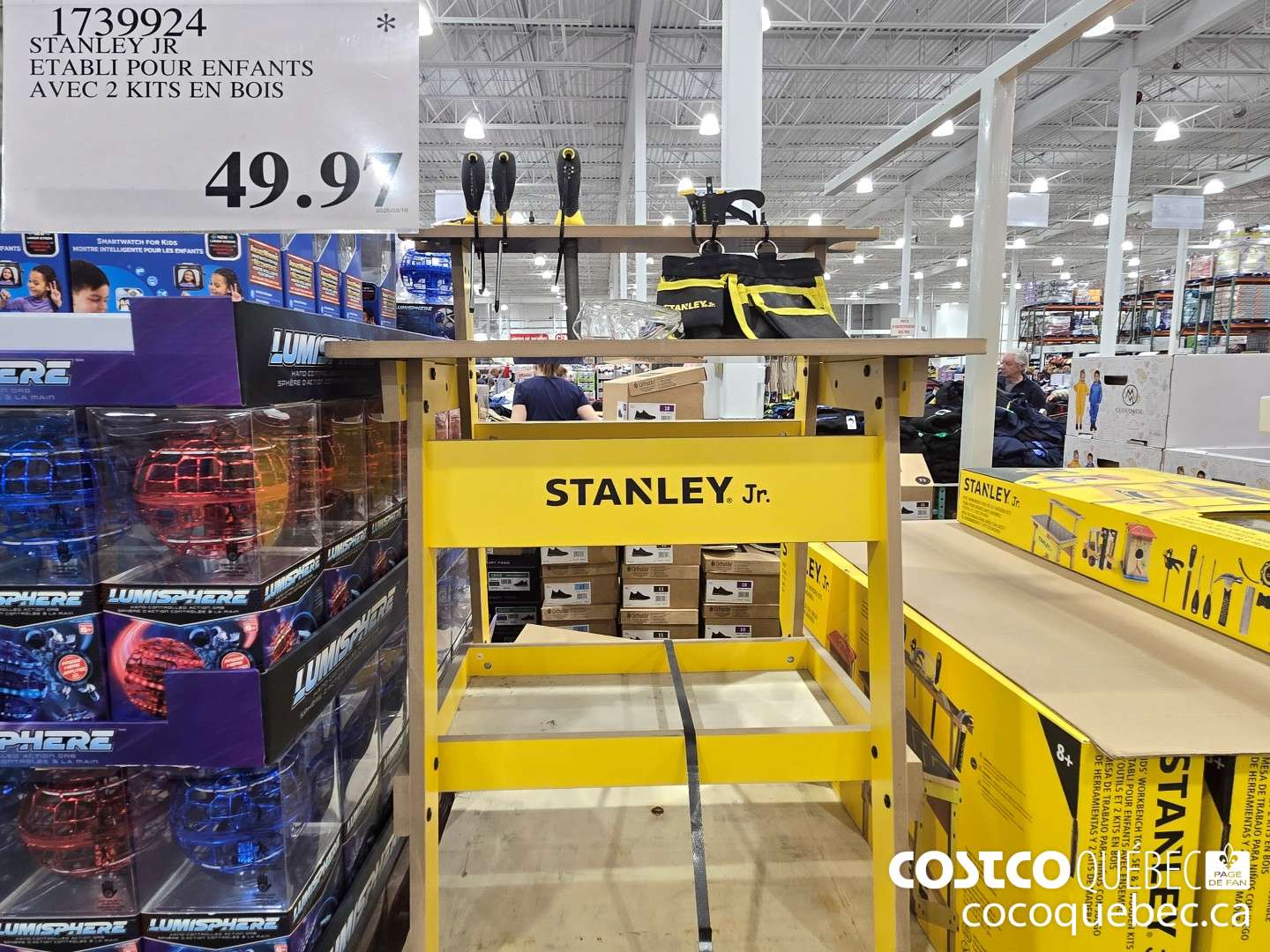 1739924 STANLEY JR ETABLI POUR ENFANTS AVEC 2 KITS EN BOIS  $49.97