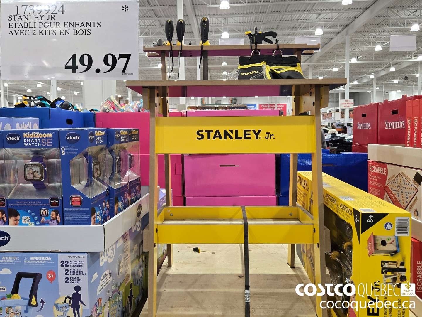 1739924 STANLEY JR ETABLI POUR ENFANTS AVEC 2 KITS EN BOIS  $49.97