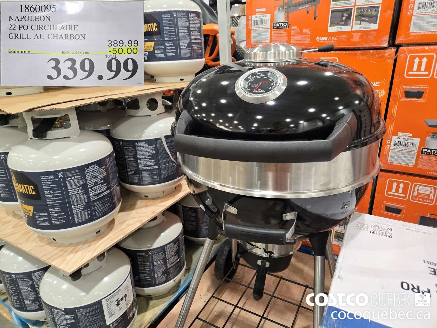 1860095 NAPOLEON 22 PO CIRCULAIRE GRILL AU CHARBON  ($50.00 INSTANT SAVINGS EXPIRES ON 2025-04-06) $399.99
