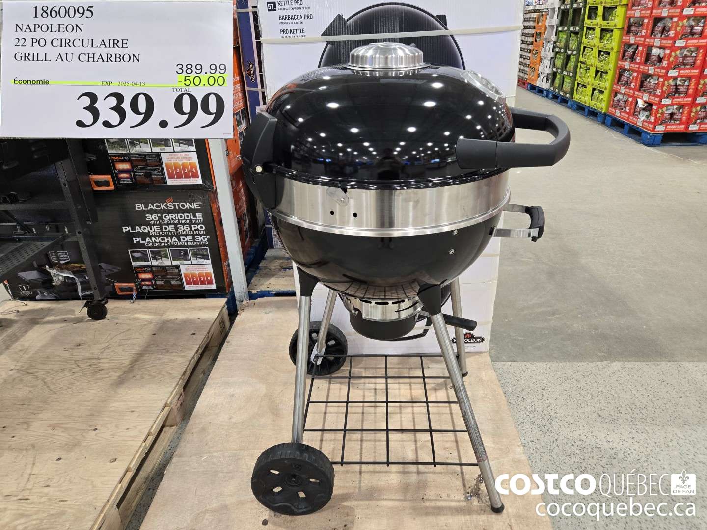 1860095 NAPOLEON 22 PO CIRCULAIRE GRILL AU CHARBON  ($50.00 INSTANT SAVINGS EXPIRES ON 2025-04-13) $399.99