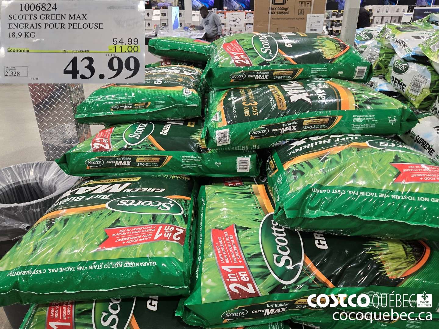 1006824 SCOTTS GREEN MAX ENGRAIS POUR PELOUSE  ($11.00 INSTANT SAVINGS EXPIRES ON 2025-06-08) $43.99