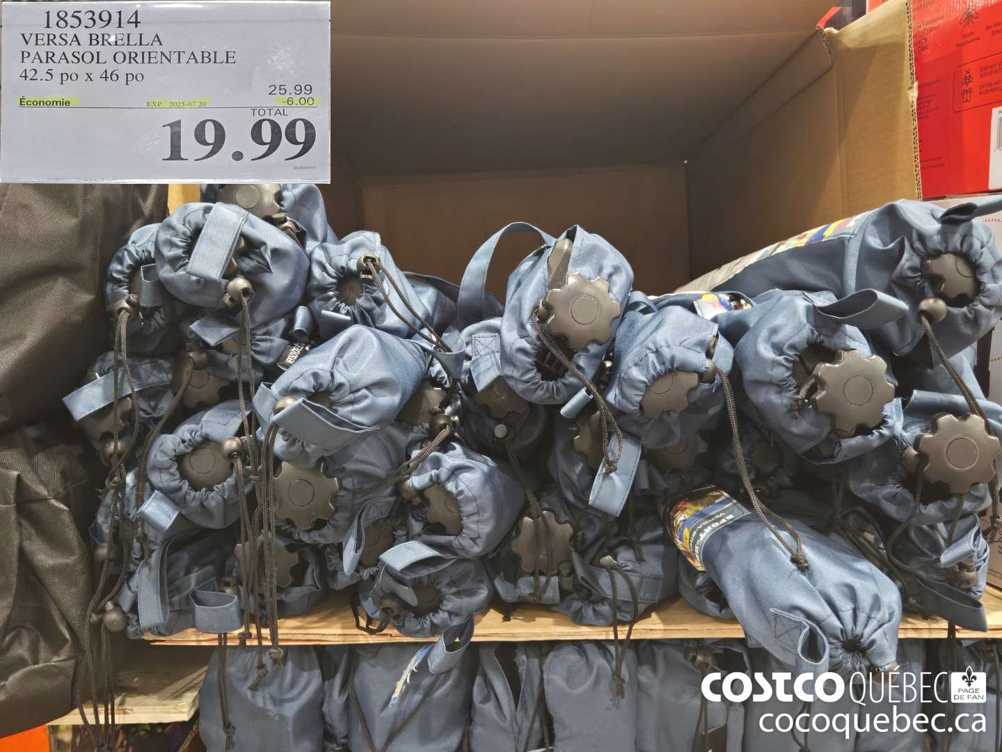 1853914 VERSA BRELLA PARASOL ORIENTABLE 42.5 po x 46 po  ($6.00 INSTANT SAVINGS EXPIRES ON 2025-07-20) $19.99