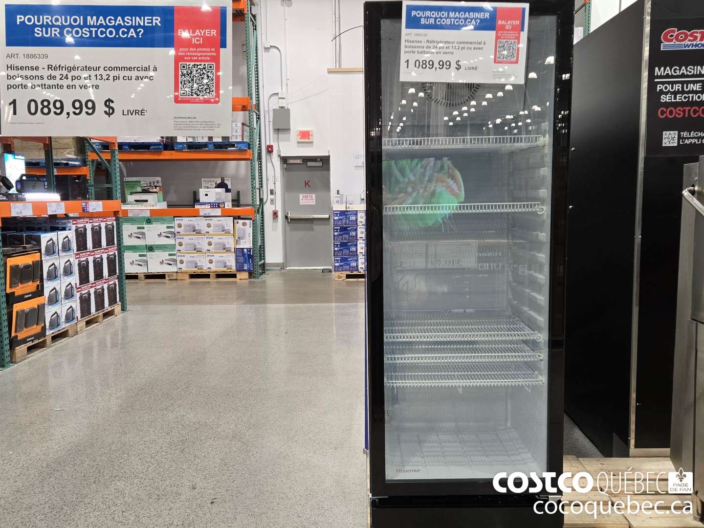 1886339 Hisense - Refrigérateur commercial a bo'ssons de 24 po et 13,2 pi cu avec porte BAttante en verre  $1089.99