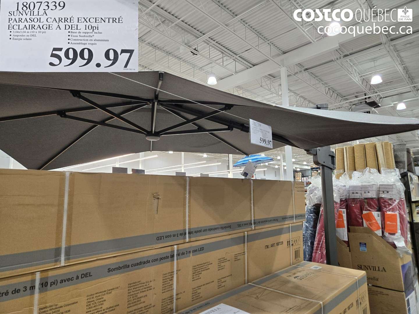 1807339 SUNVILLA PARASOL CARRÉ EXCENTRÉ ÉCLAIRAGE À DEL 10PI $599.97