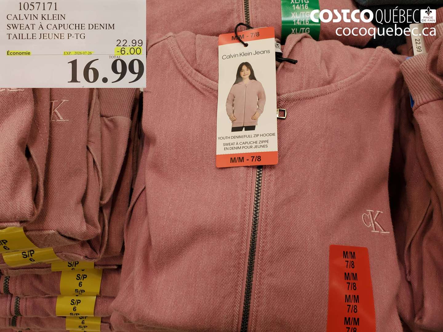 1057171 CALVIN KLEIN SWEAT À CAPUCHE DENIM TAILLE JEUNE P-TG ($6.00 INSTANT SAVINGS EXPIRES ON 2026-07-26) $16.99