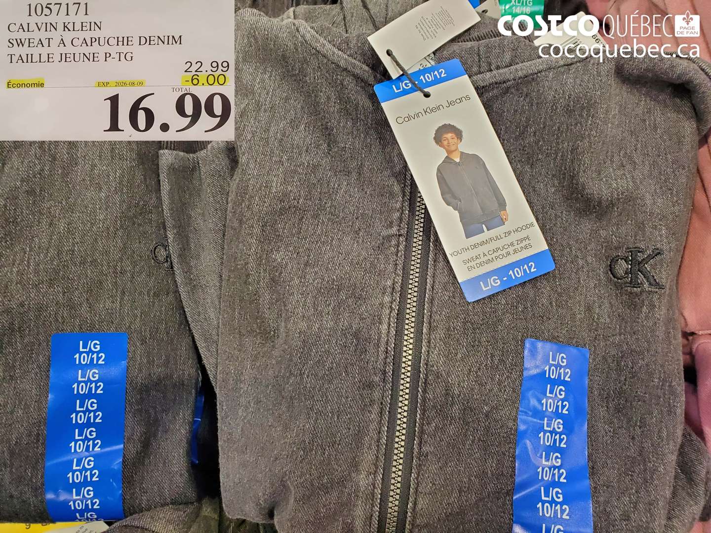 1057171 CALVIN KLEIN SWEAT À CAPUCHE DENIM TAILLE JEUNE P-TG ($6.00 INSTANT SAVINGS EXPIRES ON 2026-08-09) $16.99